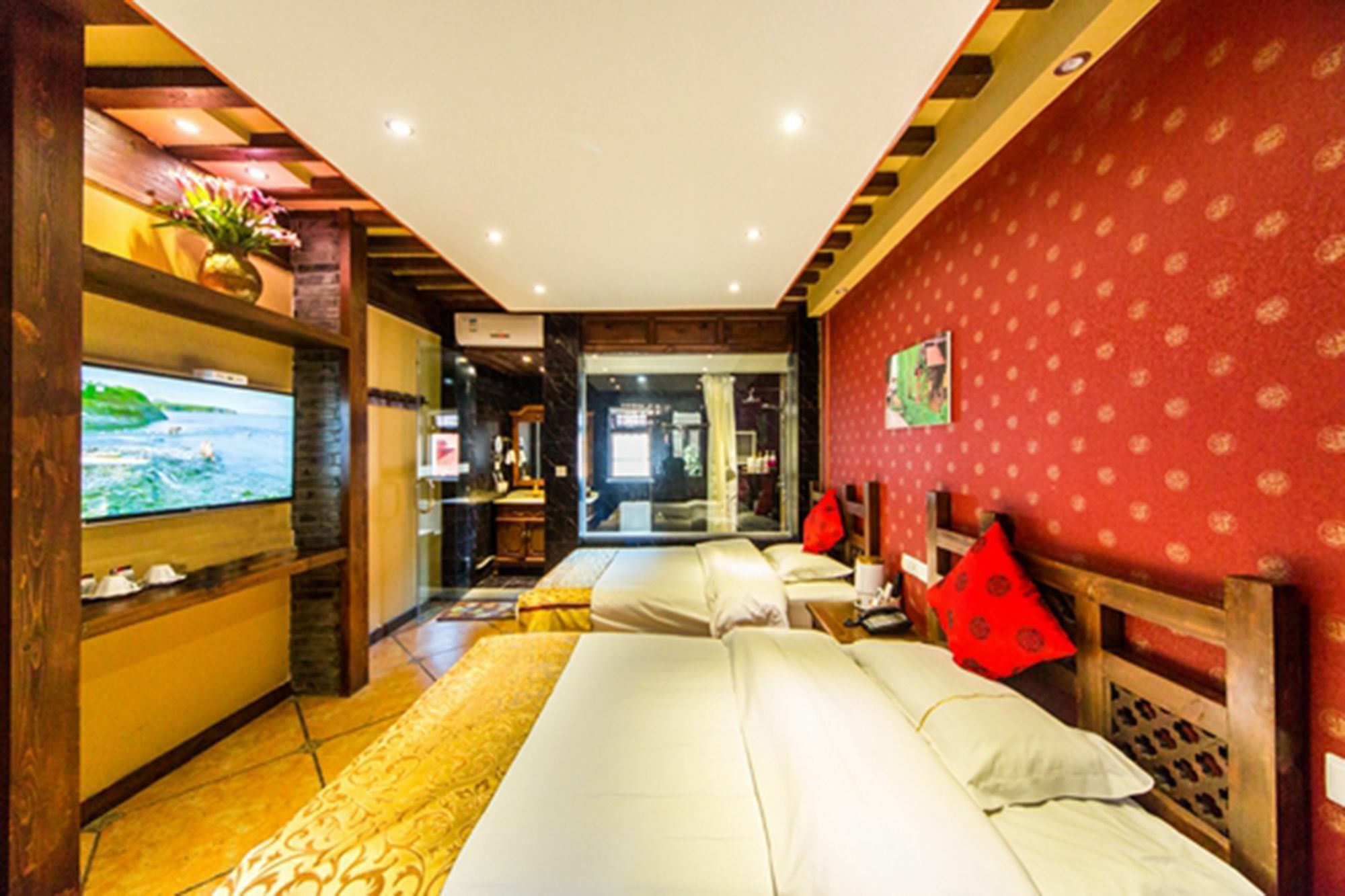 He Mu Ju Inn Zhongyi Branch Лицзян Экстерьер фото